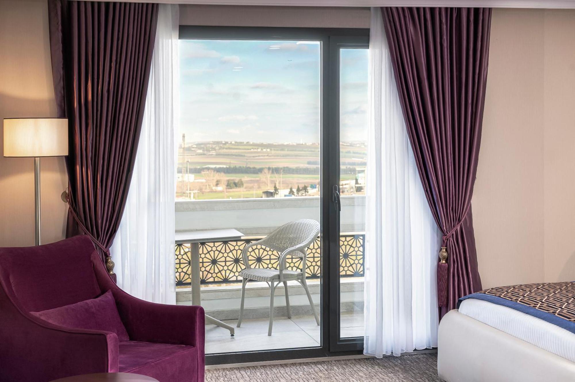 Hotel Ramada Plaza By Wyndham Silivri Exterior foto